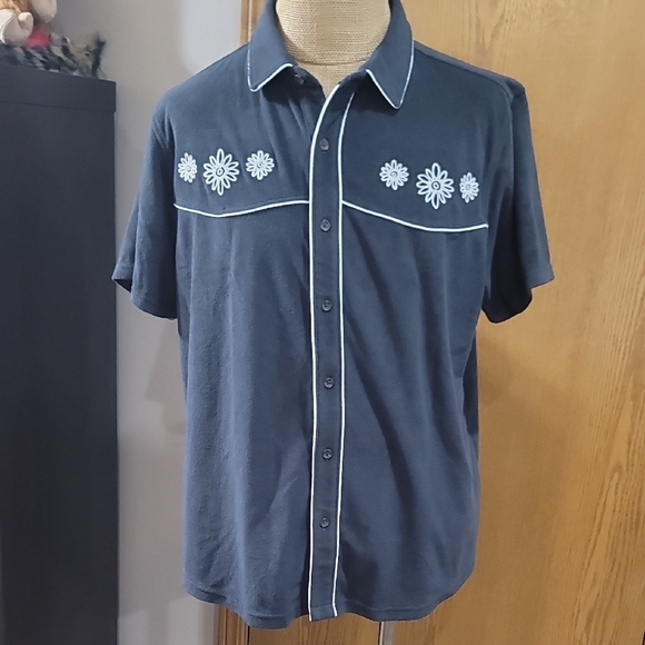 Dandy Del Mar Gaucho Men's Grey Floral Embroidered Casual Shirt - Picture 3 of 8